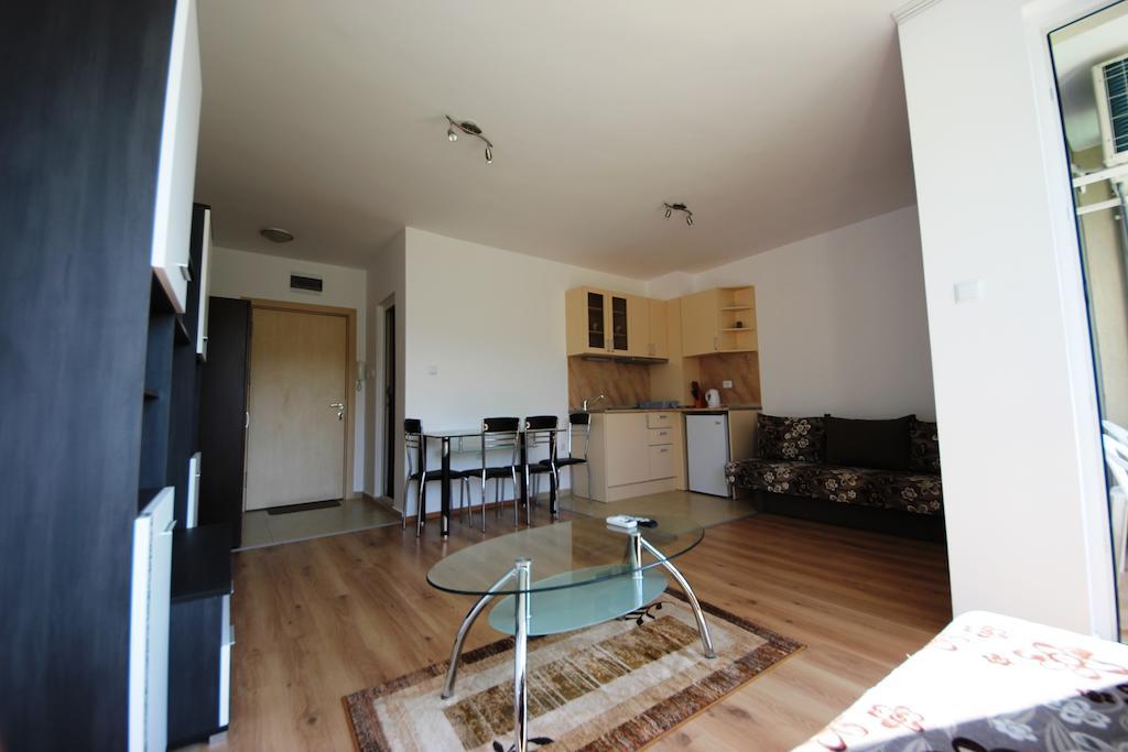 Menada Butterfly Apartment Sveti Vlas Bilik gambar
