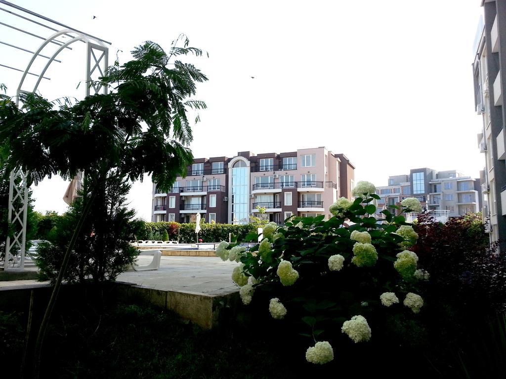 Menada Butterfly Apartment Sveti Vlas Luaran gambar